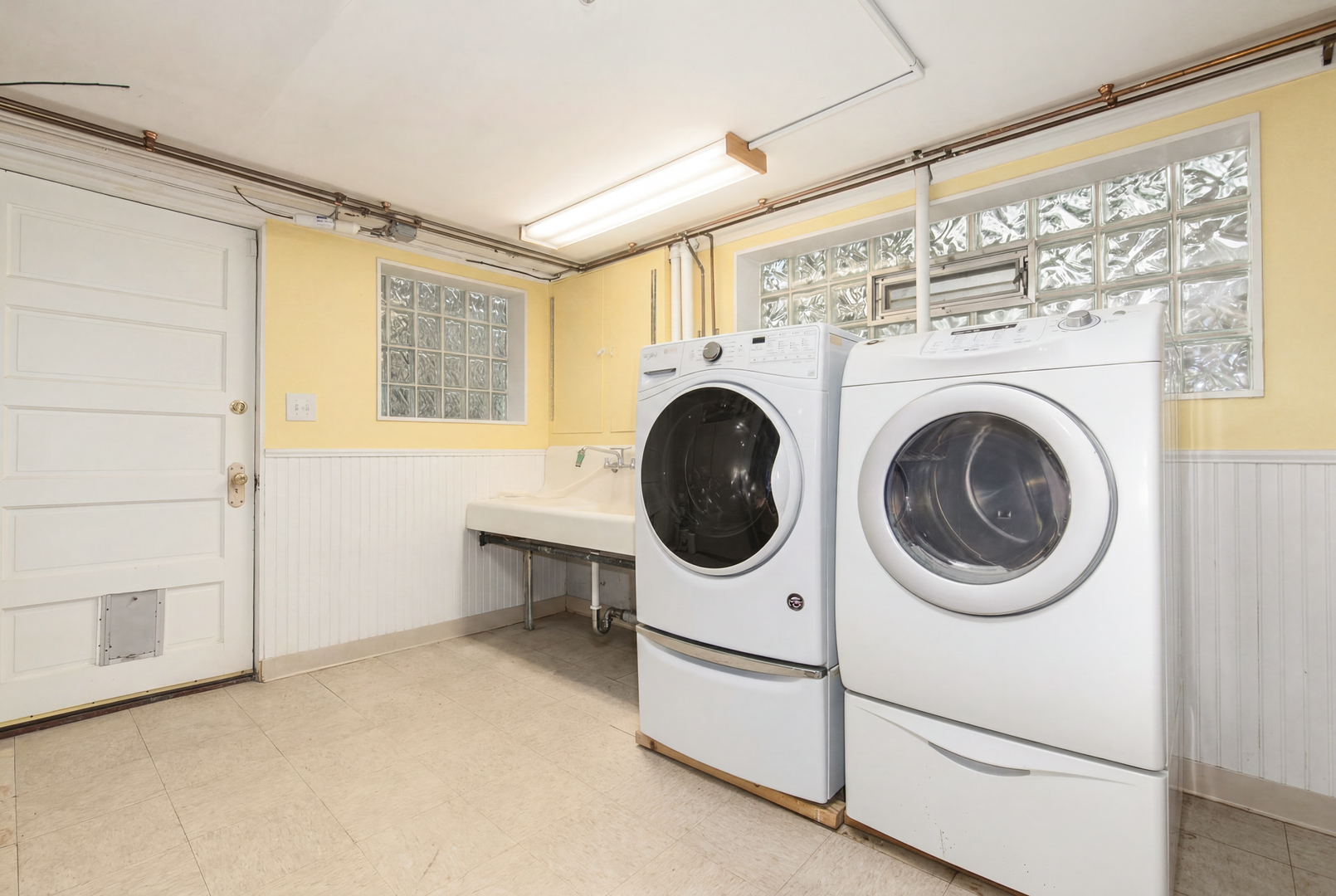 1605 South Fairview Avenue Park Ridge, IL 60068 - Photo 25 of 31 a utility room with dryer and washer