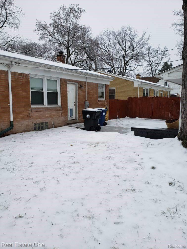 18828 Inkster Road Redford, MI 48240 - Photo 4 of 18 More of the back*