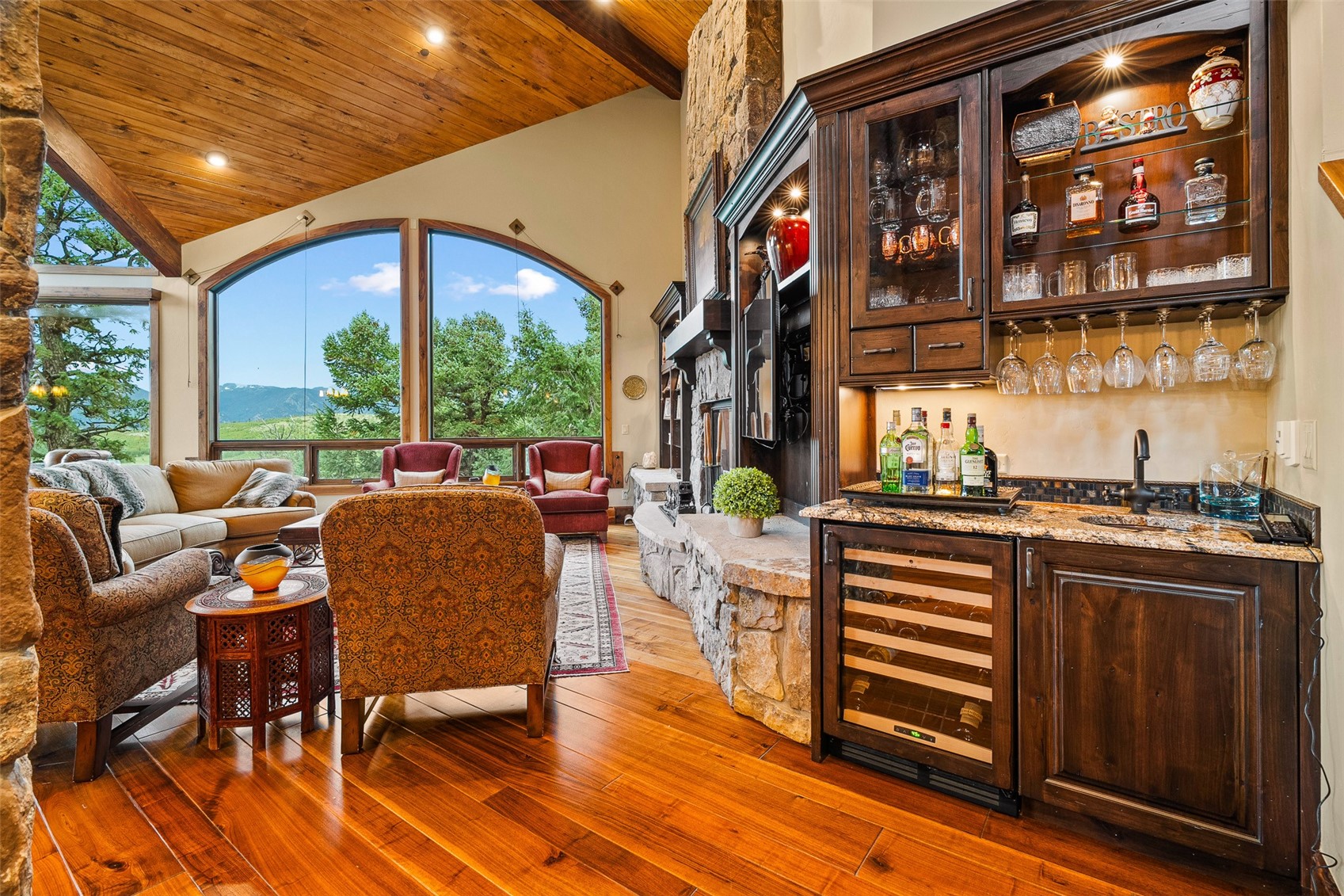 31 Pinnacle Lane Dillon, CO 80435 - Photo 9 of 50 a patio with patio a couch and chairs