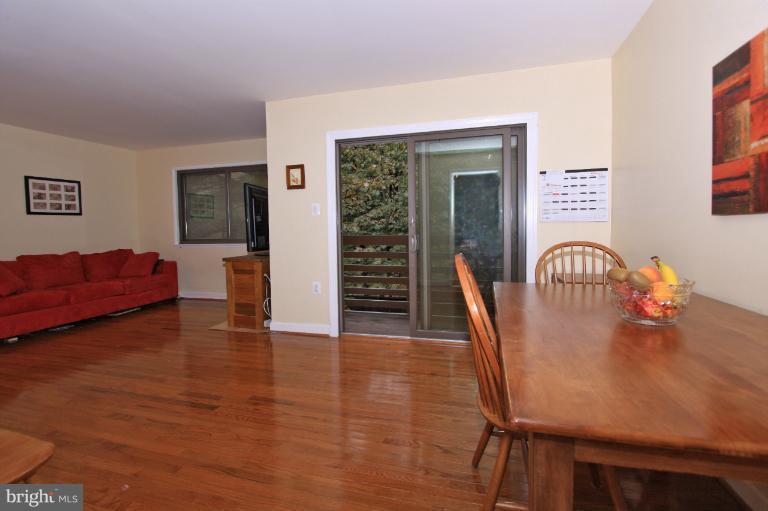 2380 Cloudcroft Square Reston, VA 20191 - Photo 1 of 19 Dining Room