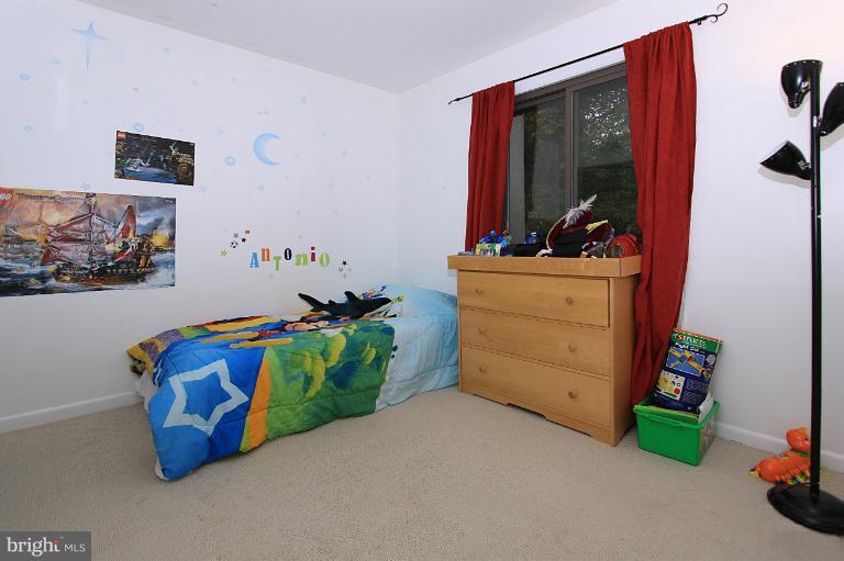 2380 Cloudcroft Square Reston, VA 20191 - Photo 11 of 19 Bedroom
