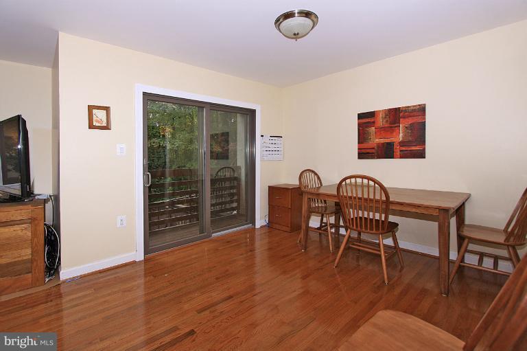 2380 Cloudcroft Square Reston, VA 20191 - Photo 17 of 19 Dining Room