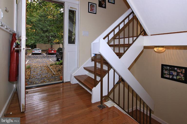 2380 Cloudcroft Square Reston, VA 20191 - Photo 3 of 19 Interior (General)