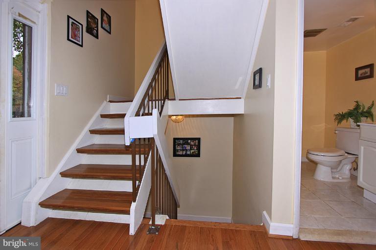 2380 Cloudcroft Square Reston, VA 20191 - Photo 5 of 19 Interior (General)