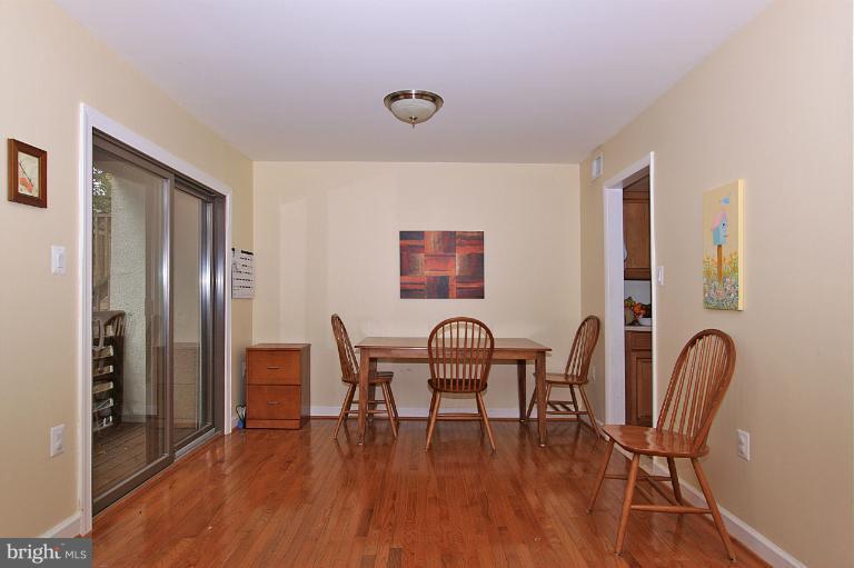 2380 Cloudcroft Square Reston, VA 20191 - Photo 10 of 19 Dining Room