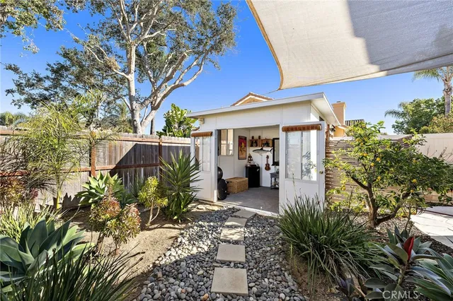 $899,900 | 3904 Cadena Drive, Oceanside, CA 92058