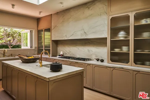$16,880,000 | 1865 Loma Vista Drive, Beverly Hills, CA 90210