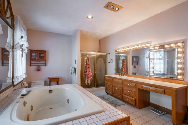 $915,000 | 160 Jennifer Drive, Chester, NH 03036