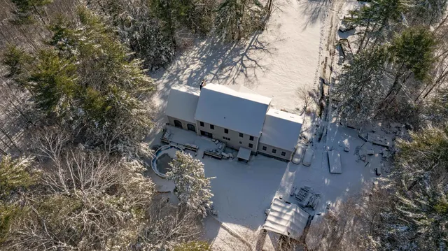 $915,000 | 160 Jennifer Drive, Chester, NH 03036