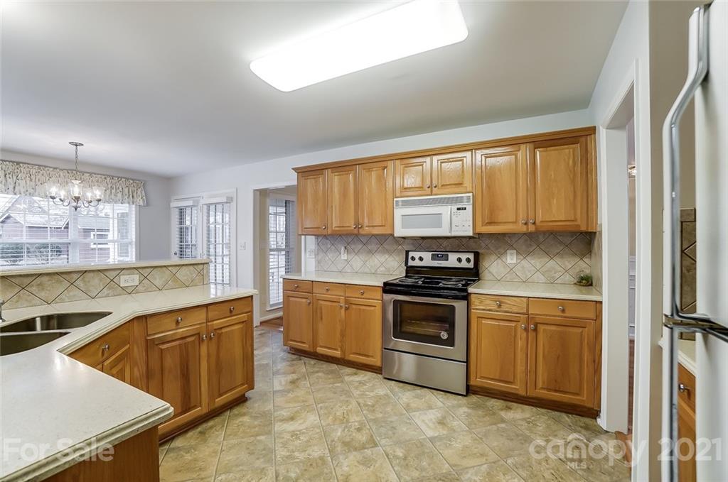 8114 Stevens Mill Road Matthews, NC 28104 - Photo 11 of 30 Gallery Image 11