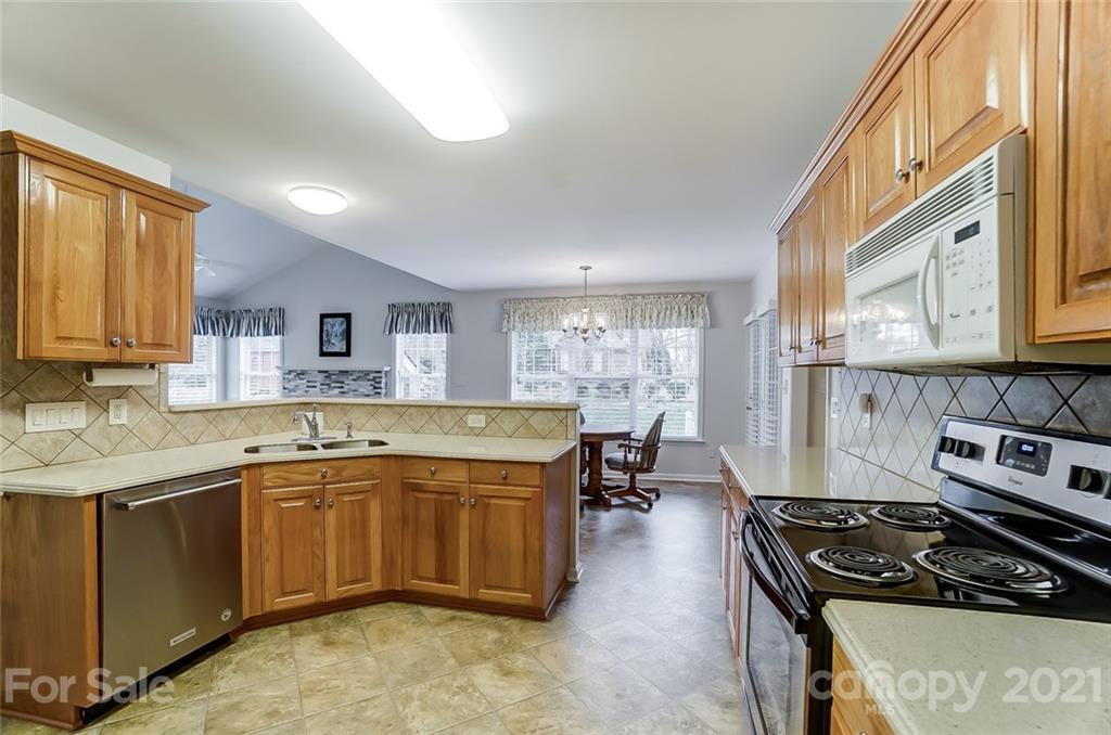 8114 Stevens Mill Road Matthews, NC 28104 - Photo 12 of 30 Gallery Image 12