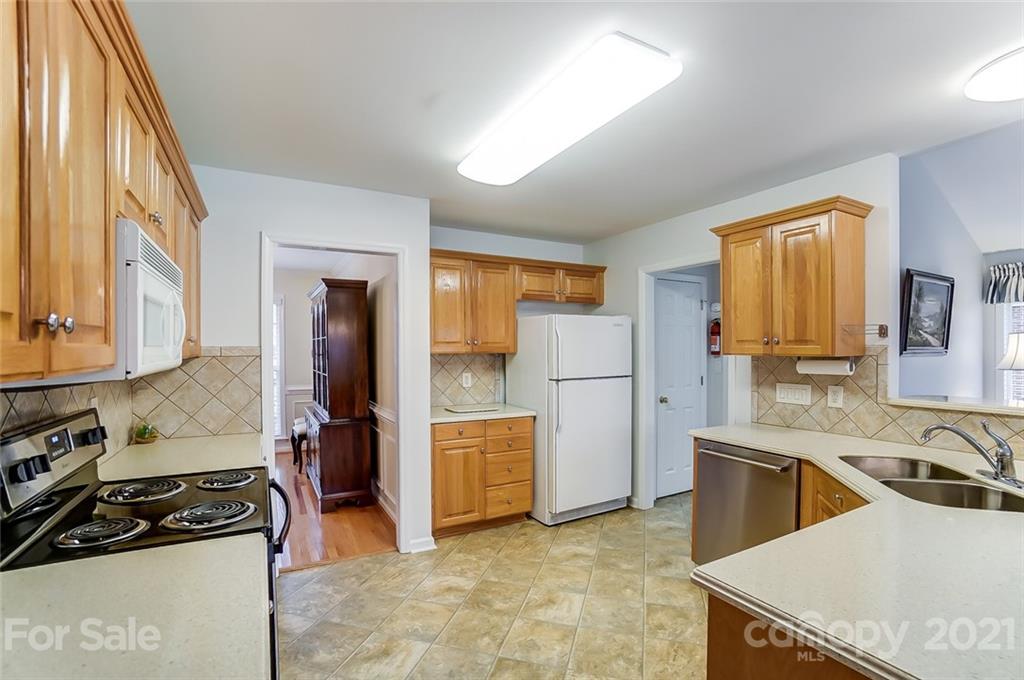 8114 Stevens Mill Road Matthews, NC 28104 - Photo 13 of 30 Gallery Image 13
