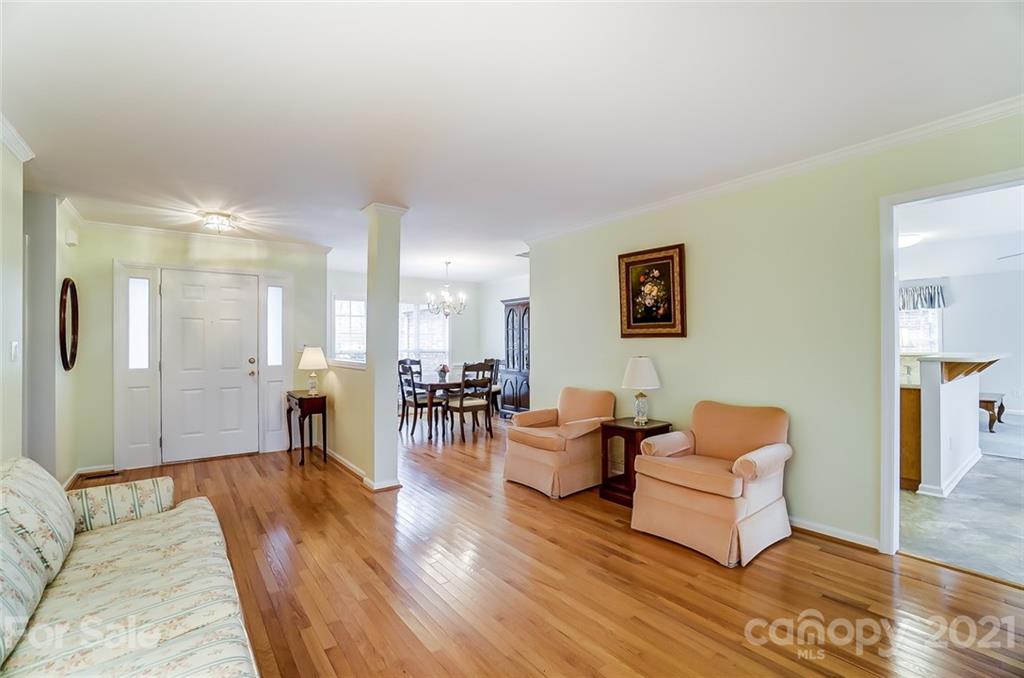 8114 Stevens Mill Road Matthews, NC 28104 - Photo 5 of 30 Gallery Image 5