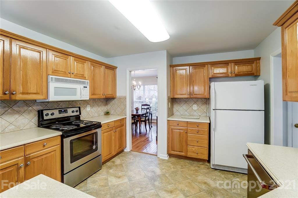 8114 Stevens Mill Road Matthews, NC 28104 - Photo 10 of 30 Gallery Image 10