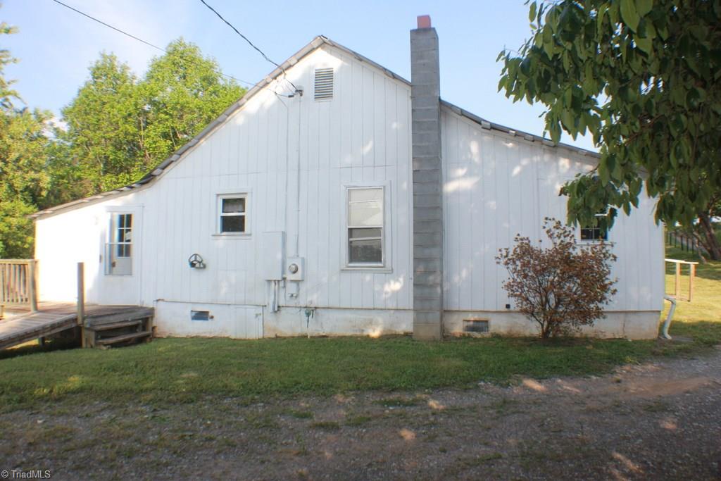 194 Easter Road Mount Airy, NC 27030 - Photo 3 of 15 Gallery Image 3