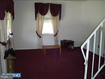 555 Wales Road Havertown, PA 19083 - Photo 2 of 6 Living Room