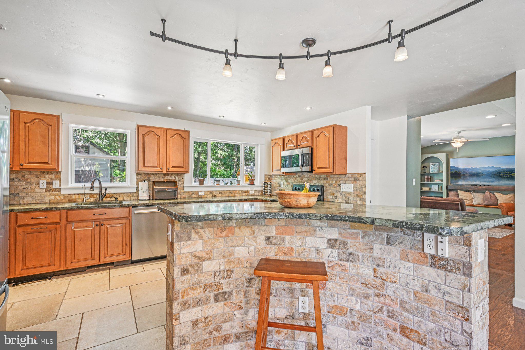 53 Hartford Road Delran, NJ 08075 - Photo 16 of 54