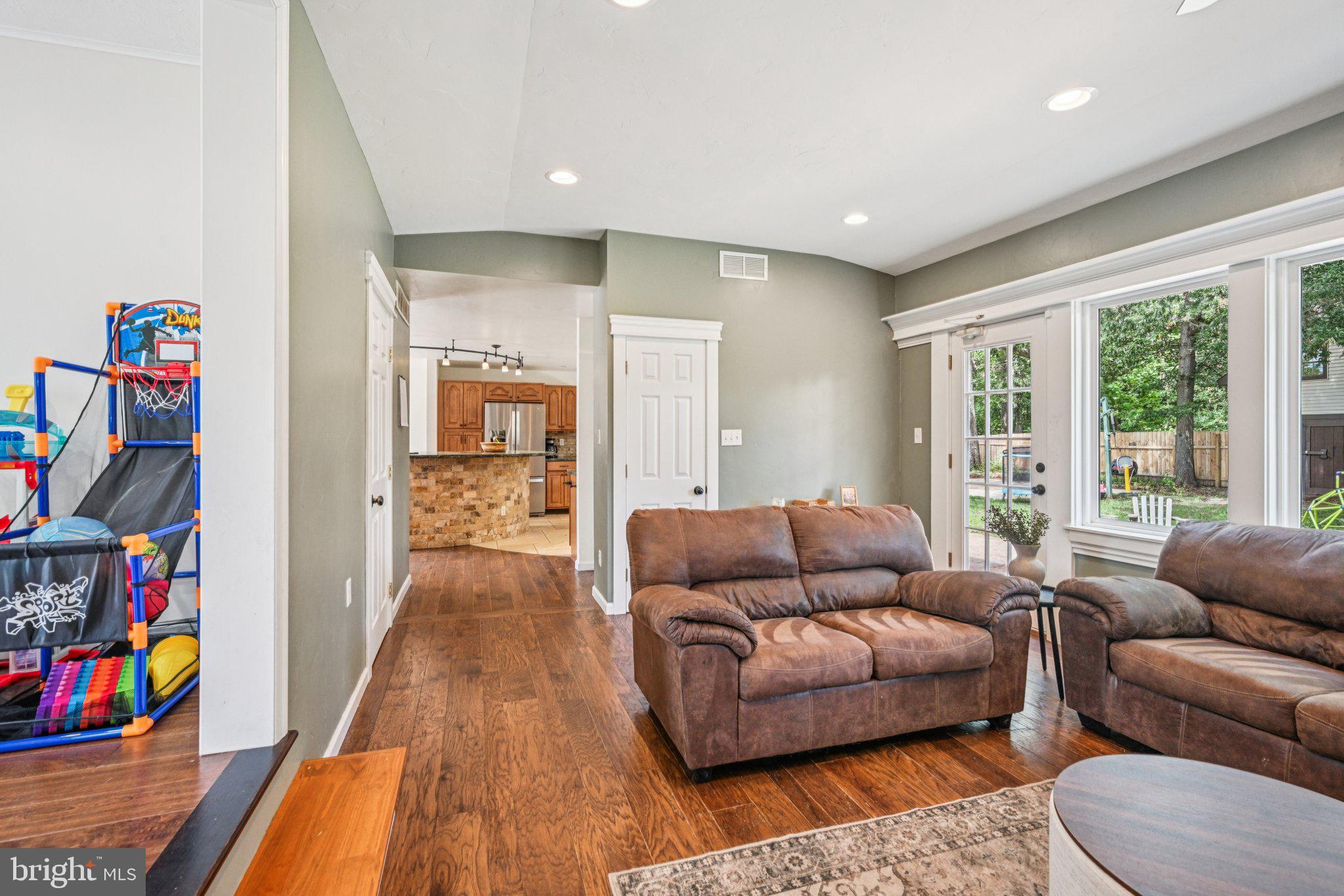 53 Hartford Road Delran, NJ 08075 - Photo 7 of 54