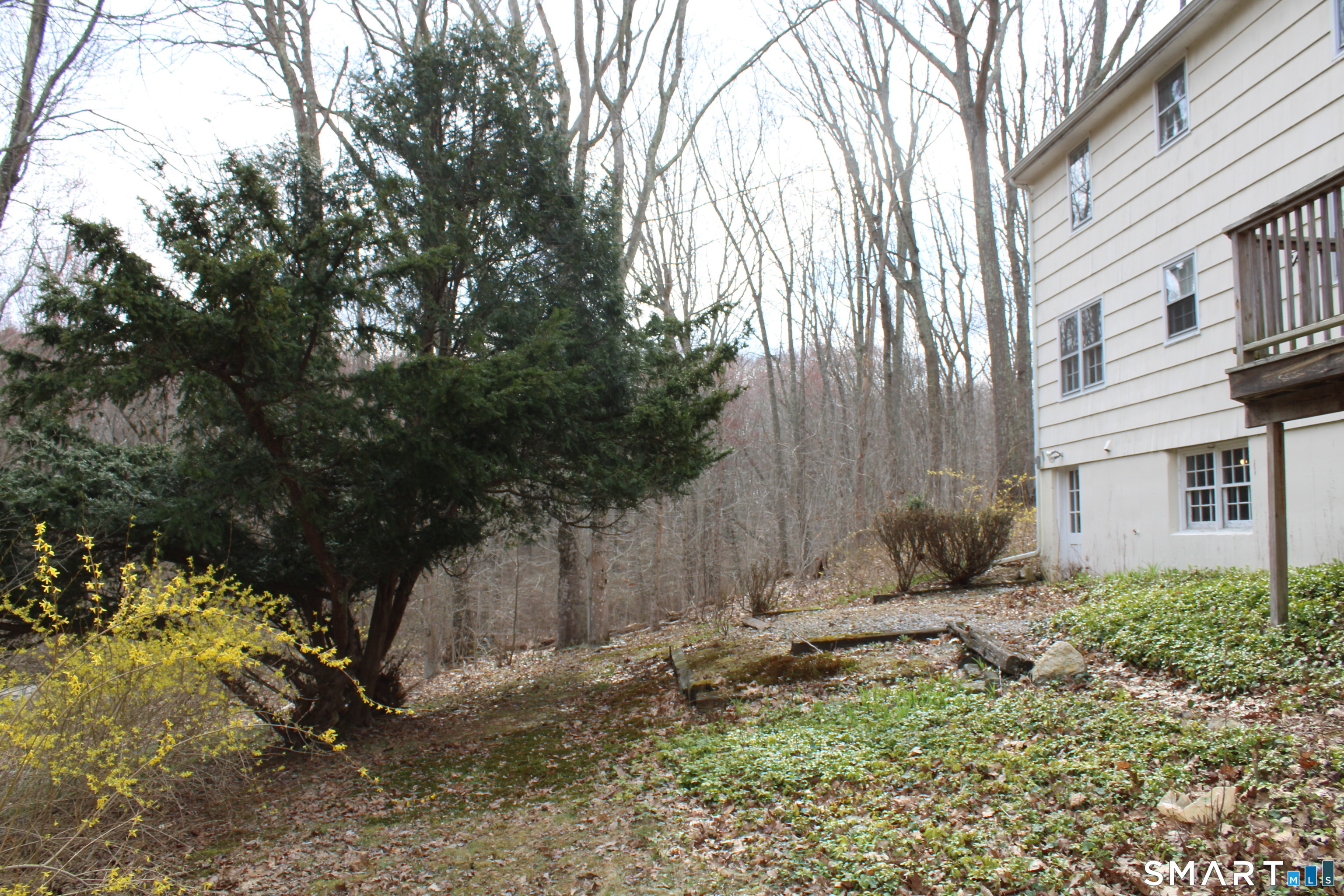 12 Sportsman Hill Road Madison, CT 06443 - Photo 23 of 24 Exterior rear