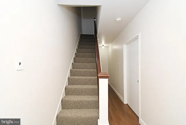 a view of entryway and hall