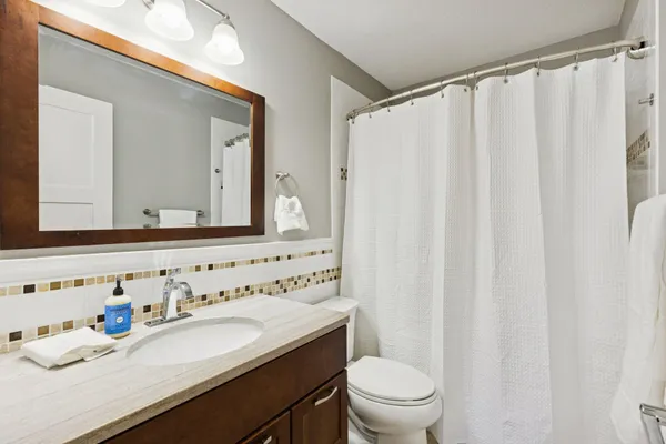 $339,000 | 205 Barry Avenue South, Unit 221, Wayzata, MN 55391