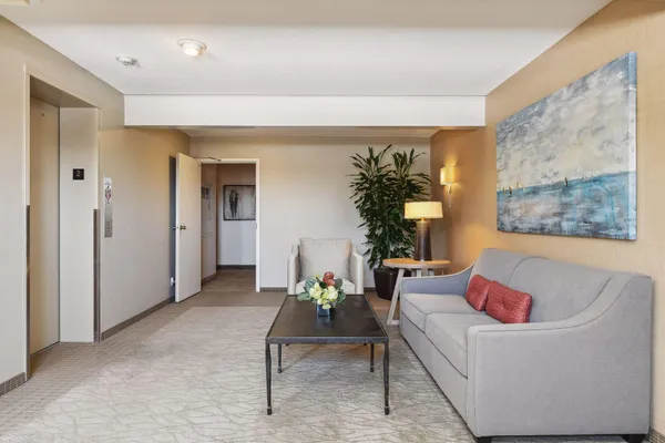 $339,000 | 205 Barry Avenue South, Unit 221, Wayzata, MN 55391