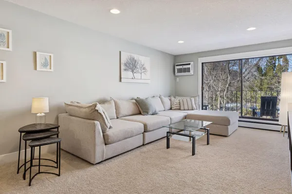 $339,000 | 205 Barry Avenue South, Unit 221, Wayzata, MN 55391