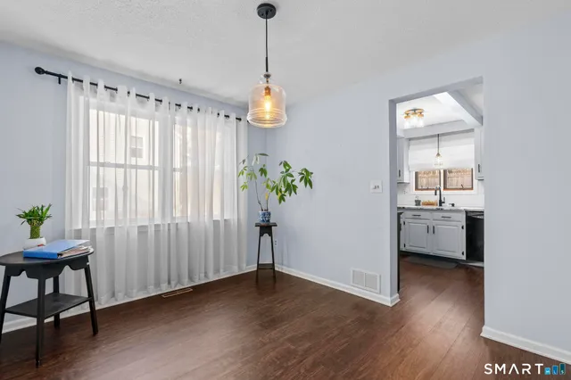 $265,900 | 100 Northampton Lane, Unit 9, Plainville, CT 06062