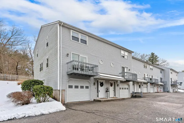 $265,900 | 100 Northampton Lane, Unit 9, Plainville, CT 06062