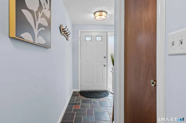 $265,900 | 100 Northampton Lane, Unit 9, Plainville, CT 06062