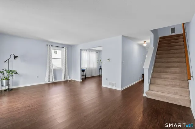 $265,900 | 100 Northampton Lane, Unit 9, Plainville, CT 06062