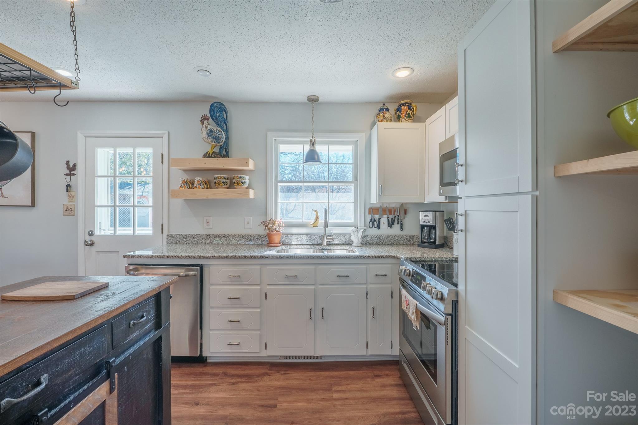 313 Clearbrook Road Matthews, NC 28105 - Photo 13 of 48 Gallery Image 13