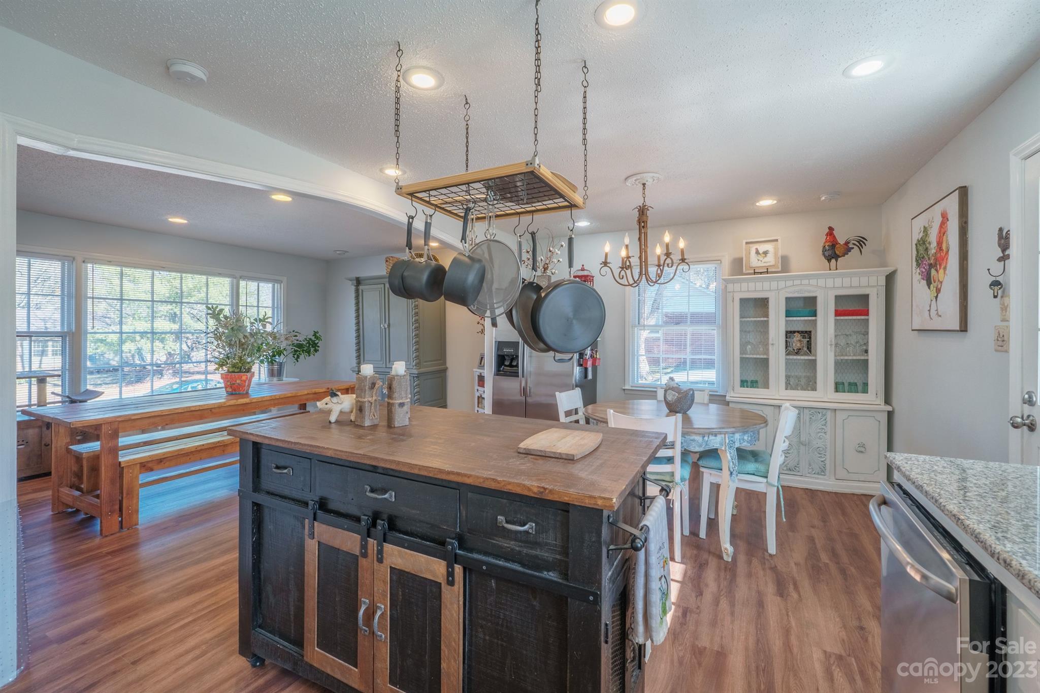 313 Clearbrook Road Matthews, NC 28105 - Photo 6 of 48 Gallery Image 6