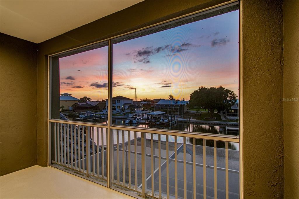 703 Bunker View Drive Apollo Beach, FL 33572 - Photo 29 of 49 a view of a balcony