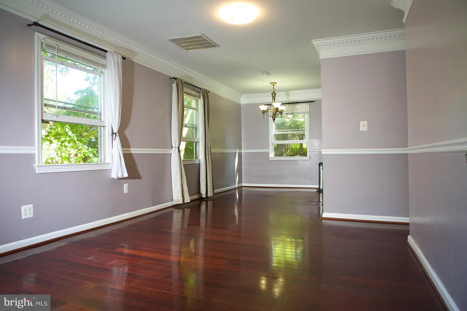 7525 Magarity Road Falls Church, VA 22043 - Photo 3 of 14 Living room