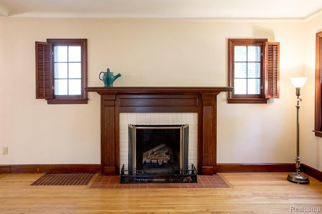 123 Mapleton Road Grosse Pointe Farms, MI 48236 - Photo 4 of 30