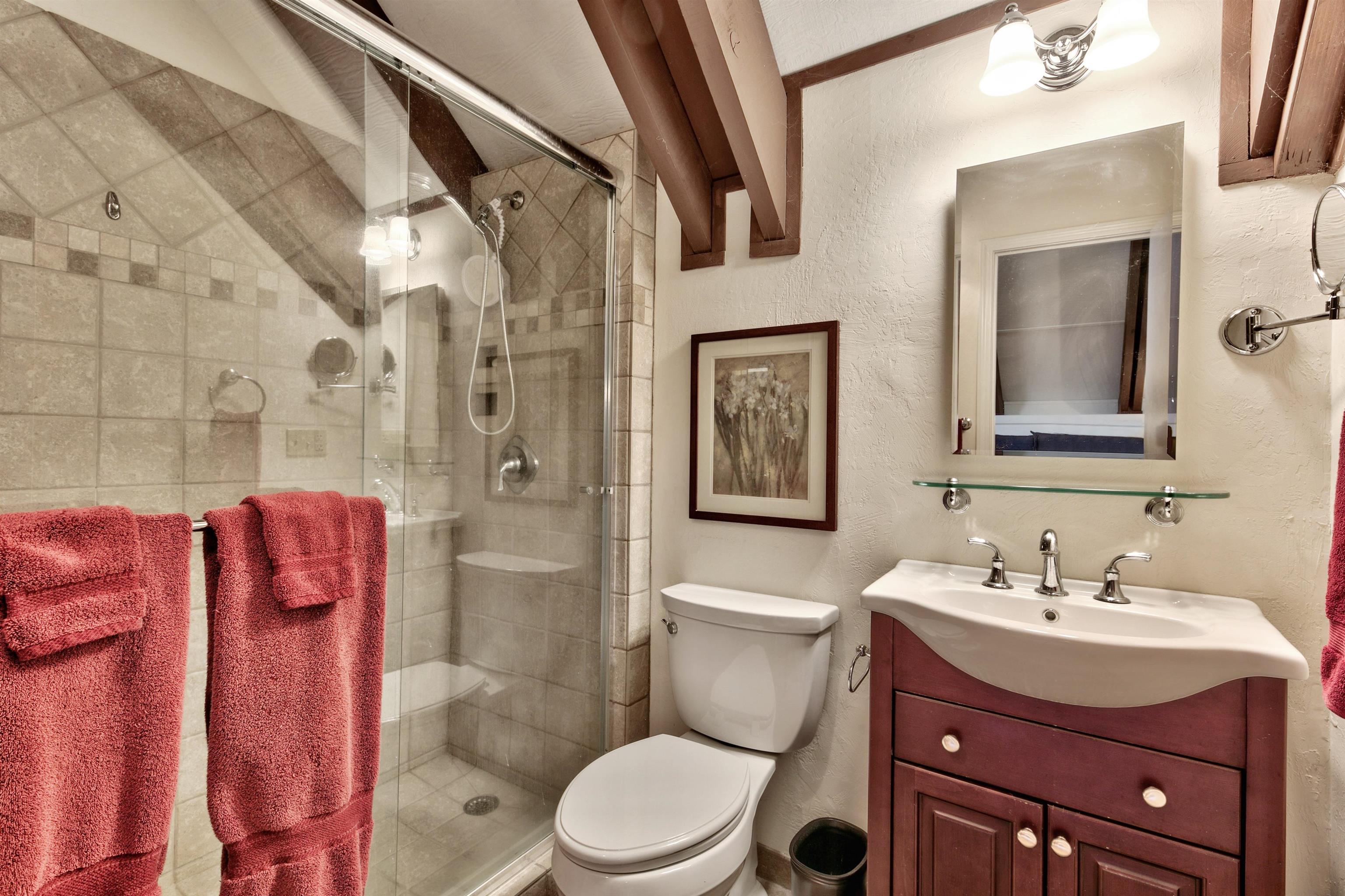 11561 Chamonix Road Truckee, CA 96161 - Photo 16 of 21 Gallery Image 16