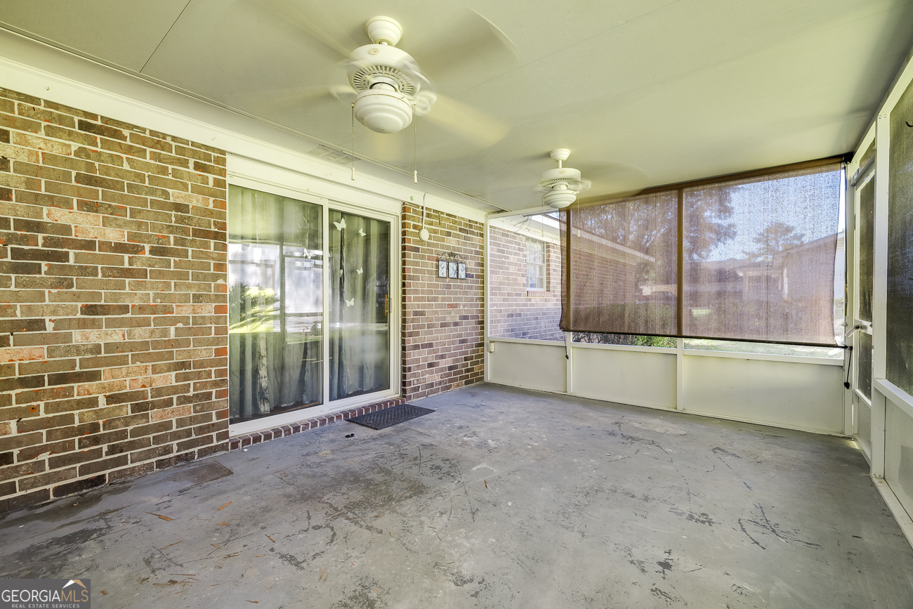 412 Rothwell Street Pooler, GA 31322 - Photo 31 of 32 a view of an empty room with a window