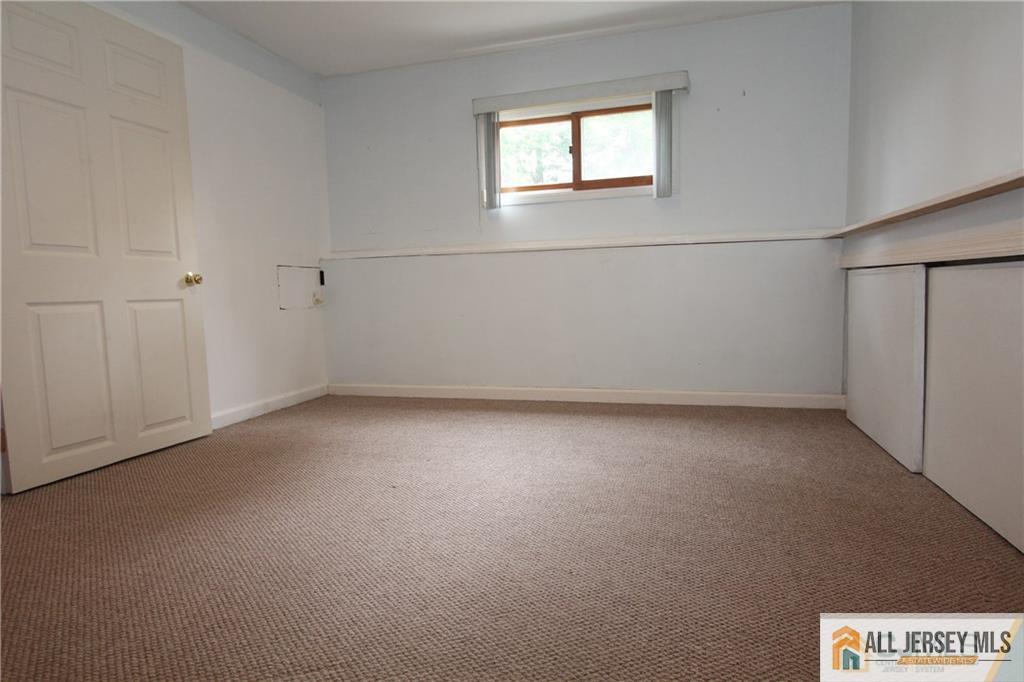 39 Stony Road Edison, NJ 08817 - Photo 14 of 15