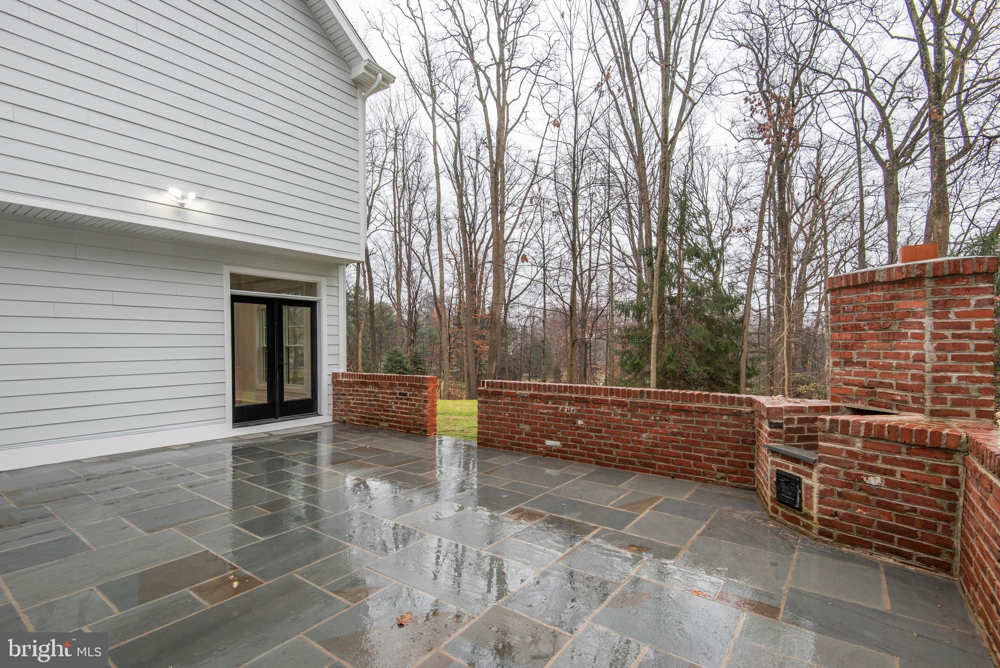 10 Crestline Road Wayne, PA 19087 - Photo 11 of 63 Patio off Kitchen w/Grill