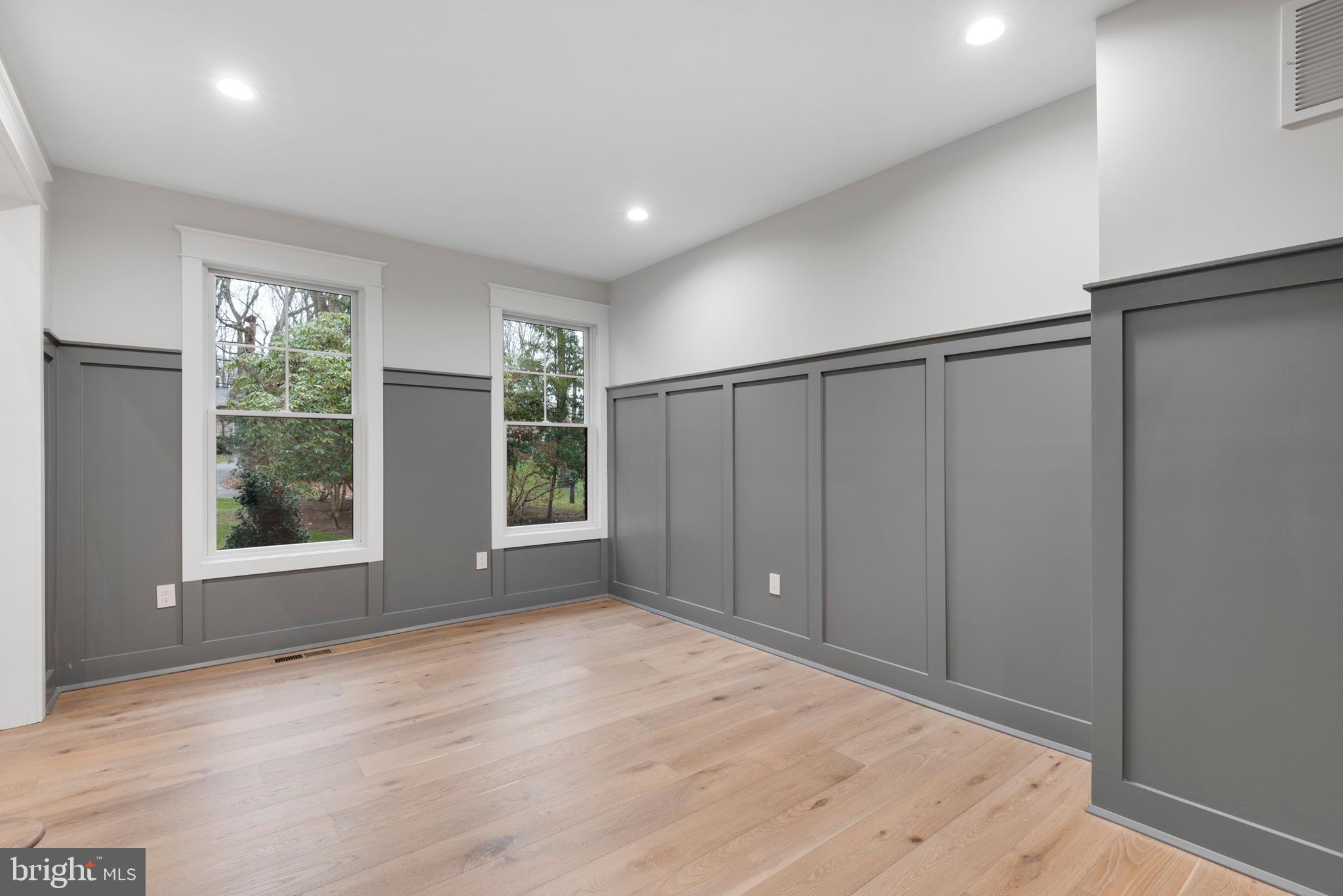 10 Crestline Road Wayne, PA 19087 - Photo 21 of 63 Living Room facing front