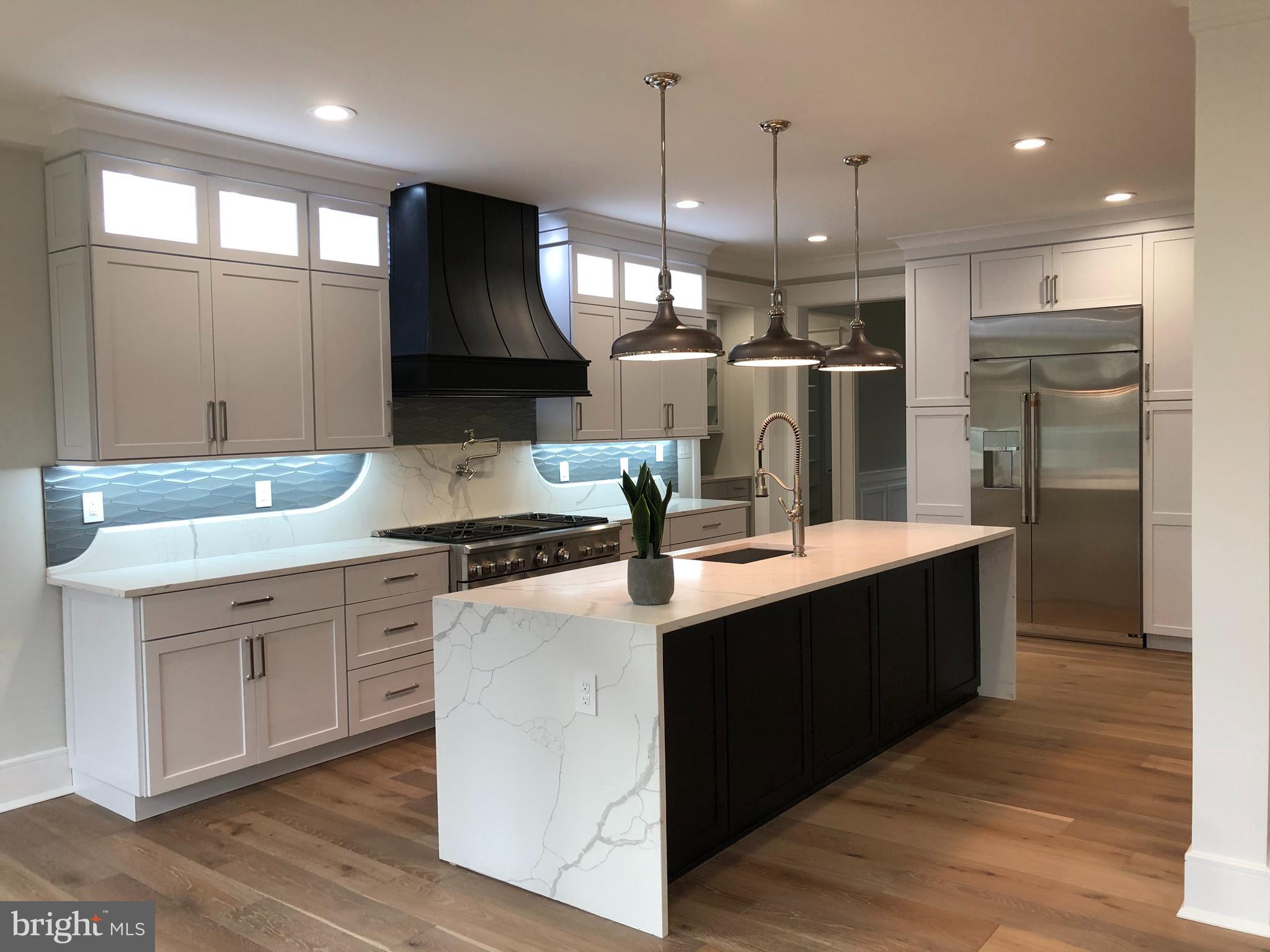 10 Crestline Road Wayne, PA 19087 - Photo 27 of 63 Custom Kitchen w/GE Cafe Appliances