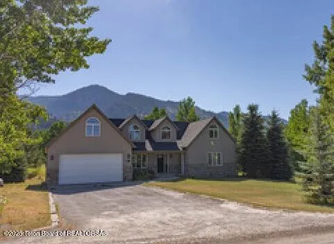 $985,000 | 604 Vista W Drive, Star Valley Ranch, WY 83127