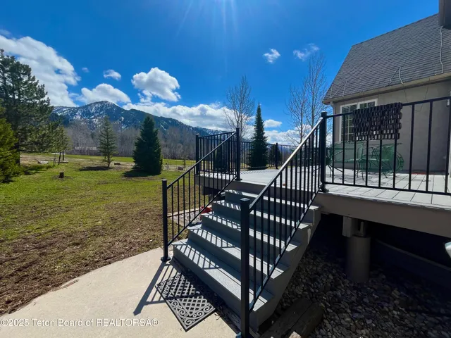 $985,000 | 604 Vista W Drive, Star Valley Ranch, WY 83127