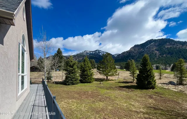 $985,000 | 604 Vista W Drive, Star Valley Ranch, WY 83127