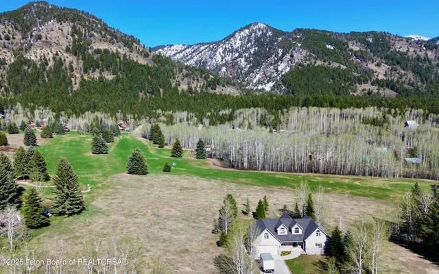 $985,000 | 604 Vista W Drive, Star Valley Ranch, WY 83127