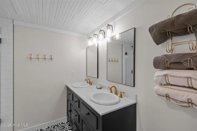 $565,000 | 105 North Main Street, Bath, NC 27808