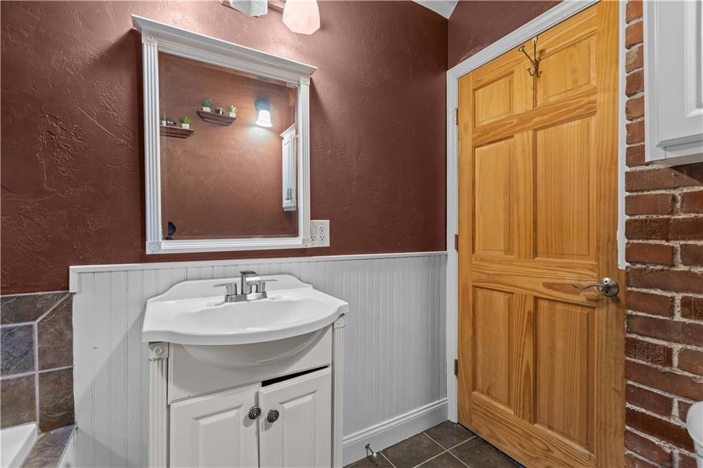 304 Reed Street Jeannette, PA 15644 - Photo 21 of 30