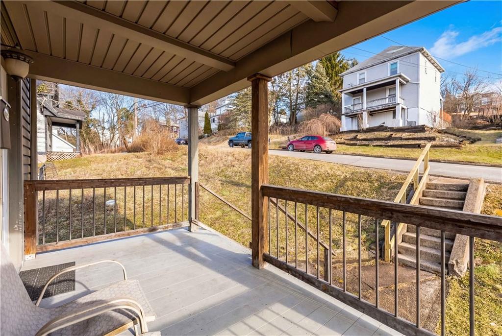 304 Reed Street Jeannette, PA 15644 - Photo 4 of 30