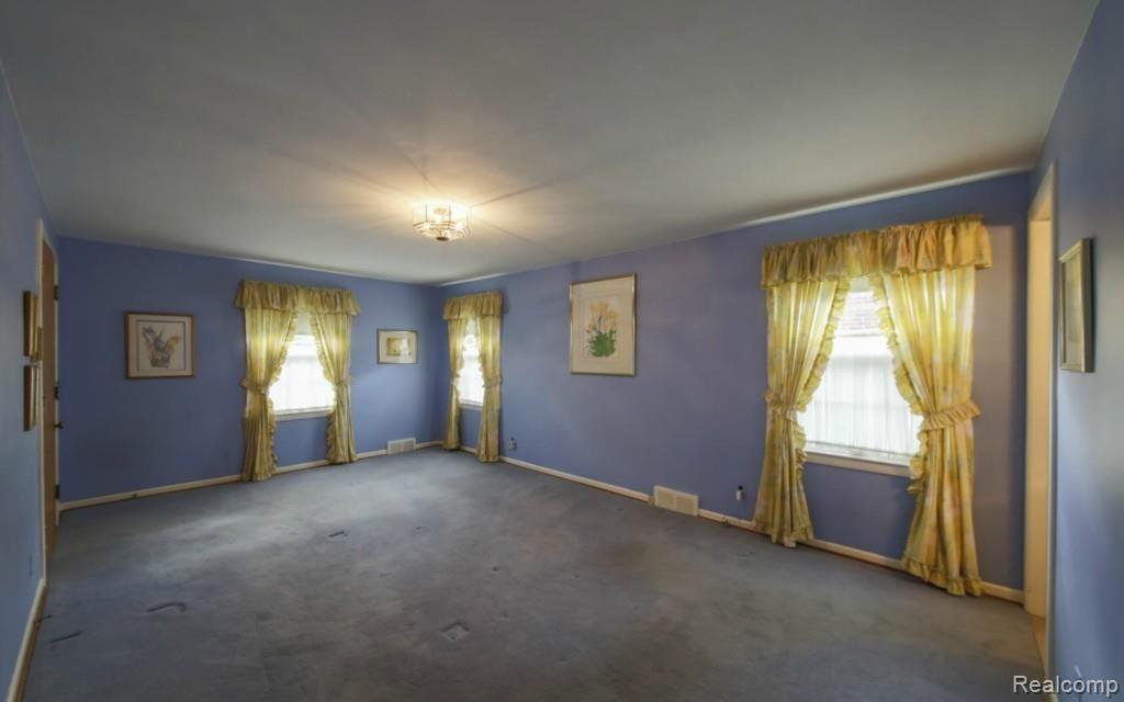 1652 Littlestone Road Grosse Pointe, MI 48236 - Photo 22 of 26 22-photo-web-1680x1050-104321.jpg